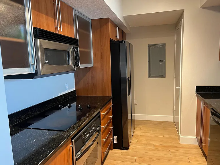 1551 N Flagler Dr #802 — Photo 3