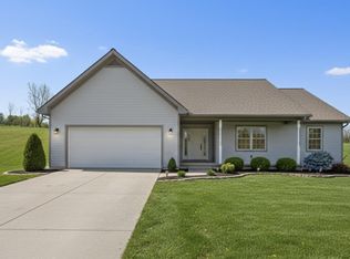 20 Rolling Meadow Rd, Lebanon, PA 17046