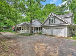 81 Hughes Cir, Laceys Spring, AL 35754