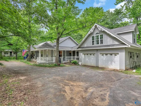 81 Hughes Cir, Laceys Spring, AL 35754