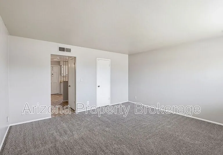 3934 E Piccadilly Rd #9 — Photo 6