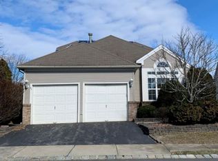 37 Dunrovin Ct, Manchester, NJ 08759