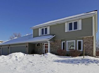 6060 Yucca Ln N, Plymouth, MN 55446