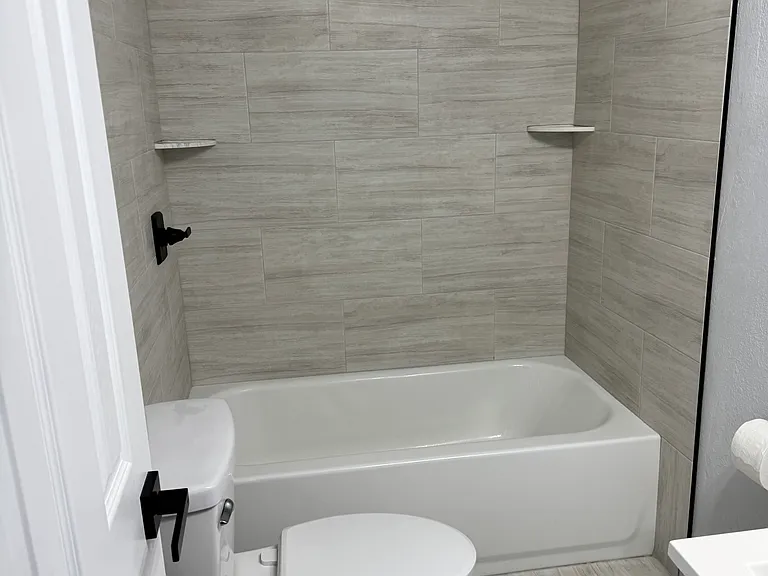 Palm Court Apartments — Photo 7