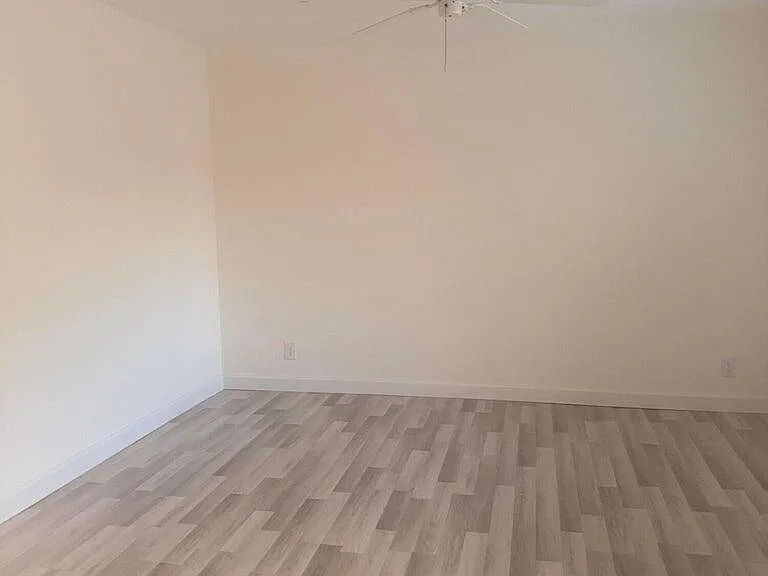 2622 NW 7th Ct — Photo 17