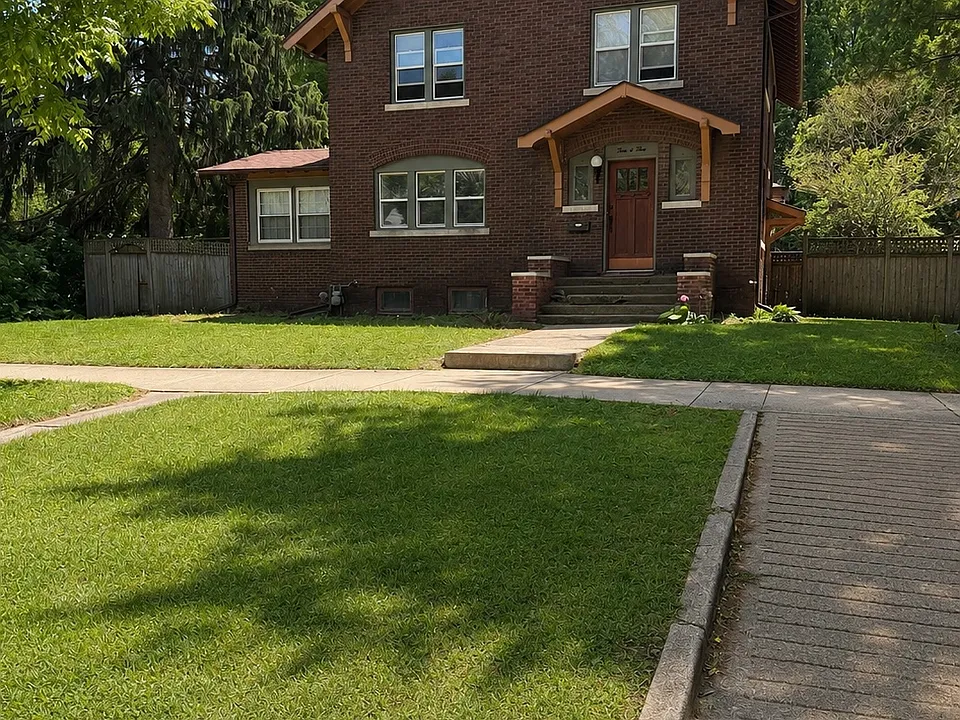 303 W Columbia Ave