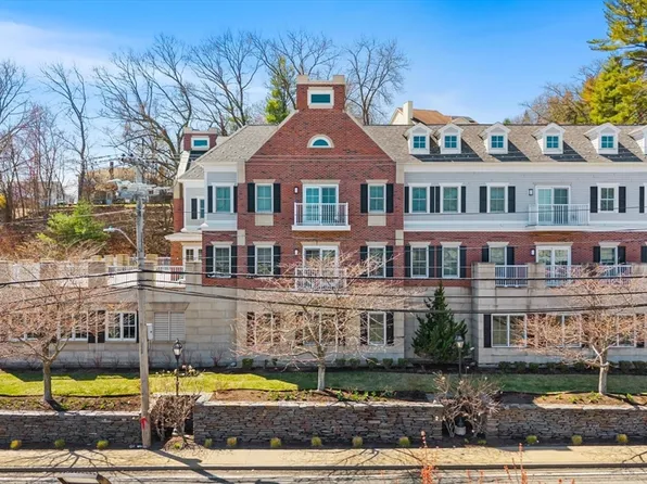 235 Cambridge St Unit 102, Burlington, MA 01803