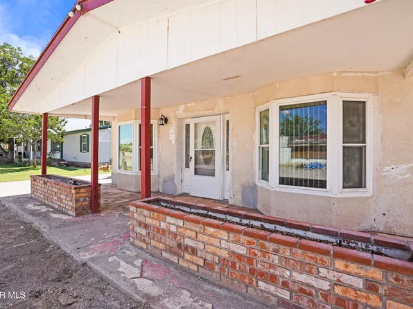 306 SW A St, Fabens, TX 79838