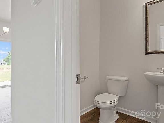4th image of 8292 Kennesaw Dr