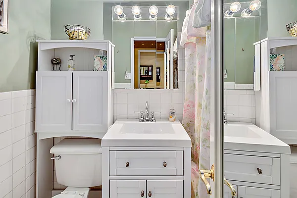 Sold by NYC Apartment Management Inc. | media 9