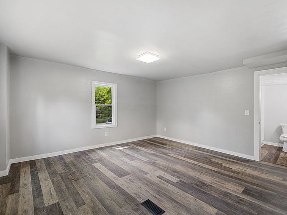 5th image of 1019 Sherwood Rd
