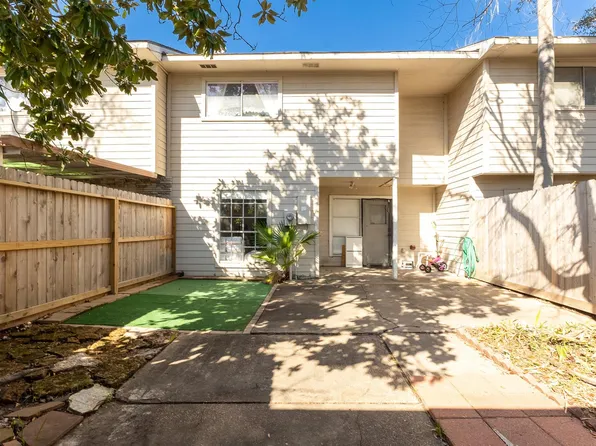 7965 Kendalia Dr, Houston, TX 77036