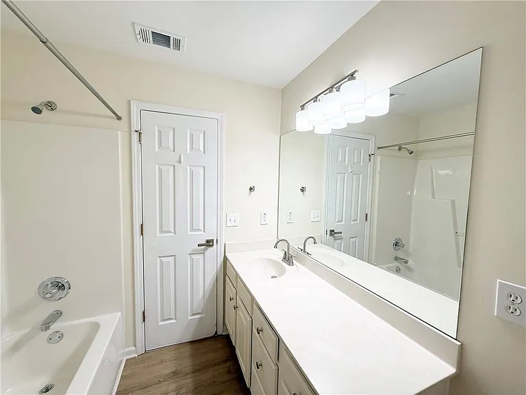 350 Laurel Glen Xing — Photo 13