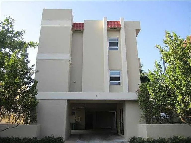 11 Antilla Ave #B — Photo 13