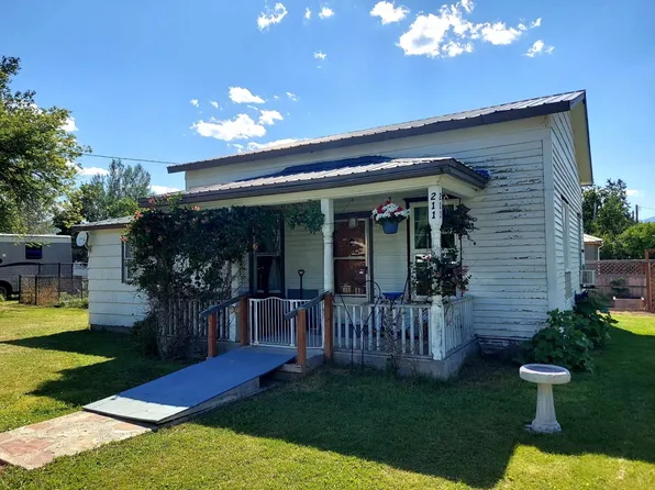 211 Garber St, Plains, MT 59859