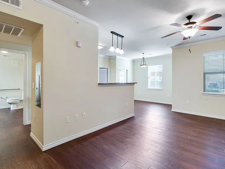 9613 Maurice Ave — Photo 4
