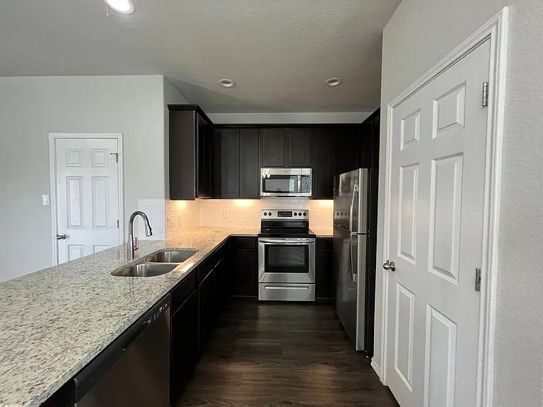 3403 Haylee Grace Pl — Photo 5