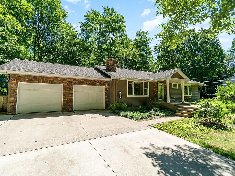 1st image of 2550 N Arbutus Ct