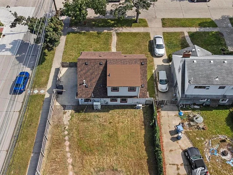 7331 Drexel St — Photo 9