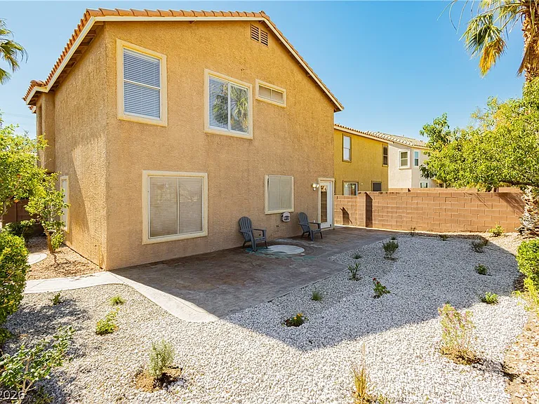 1208 Swanbrooke Dr — Photo 4