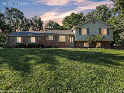 9366 Wild Oaks Cir, South Lyon, MI, 48178