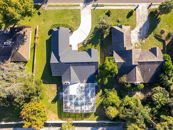 3rd image of 1250 GLENMORE DRIVE