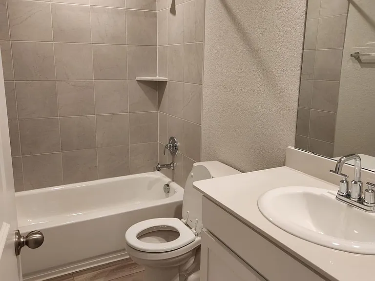 104 Bankside Dr — Photo 34
