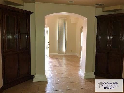 5th image of 2504 Magdalena Ave