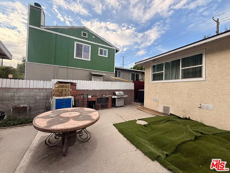 1 bed, 1.0 bath, 500 sqft, $2,100 — Photo 2