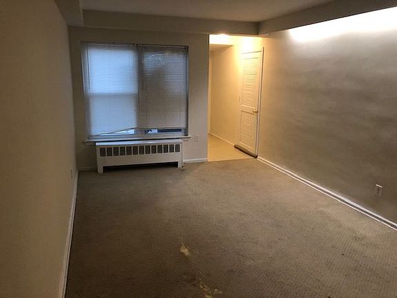 4th image of 2423 78th St
