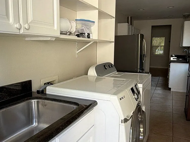 3117 Freeport Blvd — Photo 34