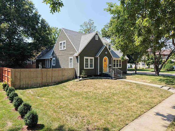 2nd image of 2220 7th Ave
