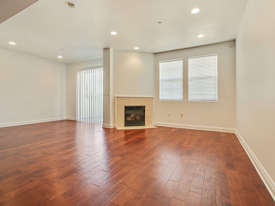1st image of 11163 Aqua Vista St #103