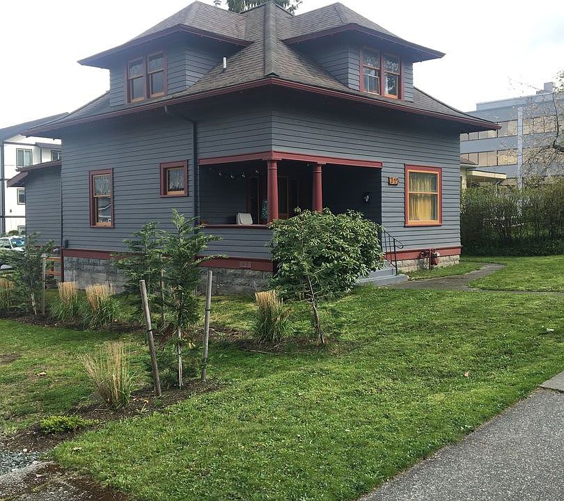 2nd image of 715 E Chestnut St