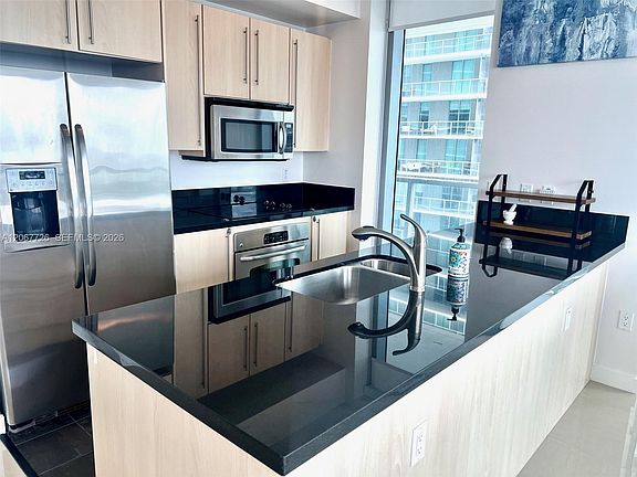 5th image of 1111 SW 1st Ave #3214