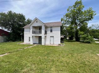 208 E Benton Ave, Ava, MO 65608