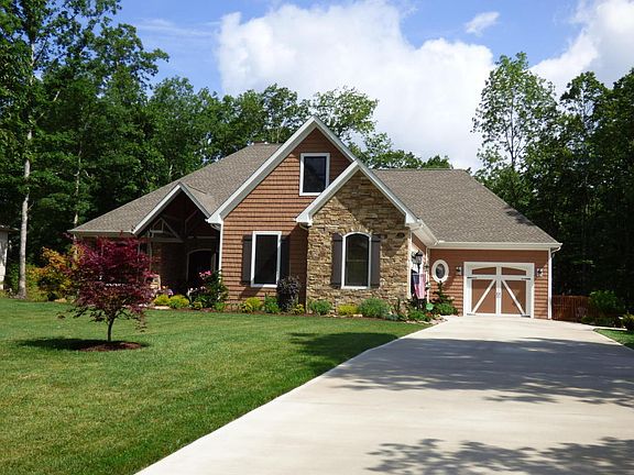 3rd image of 139 Mountain View Dr