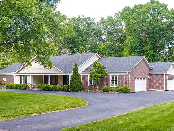 2nd image of 74 E Ladue Estates Dr