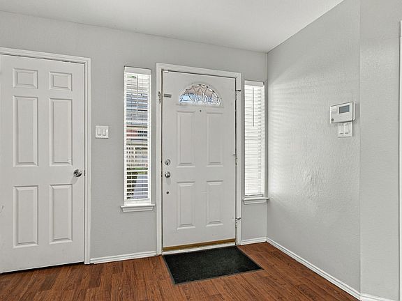 5th image of 1345 Jeanette Way