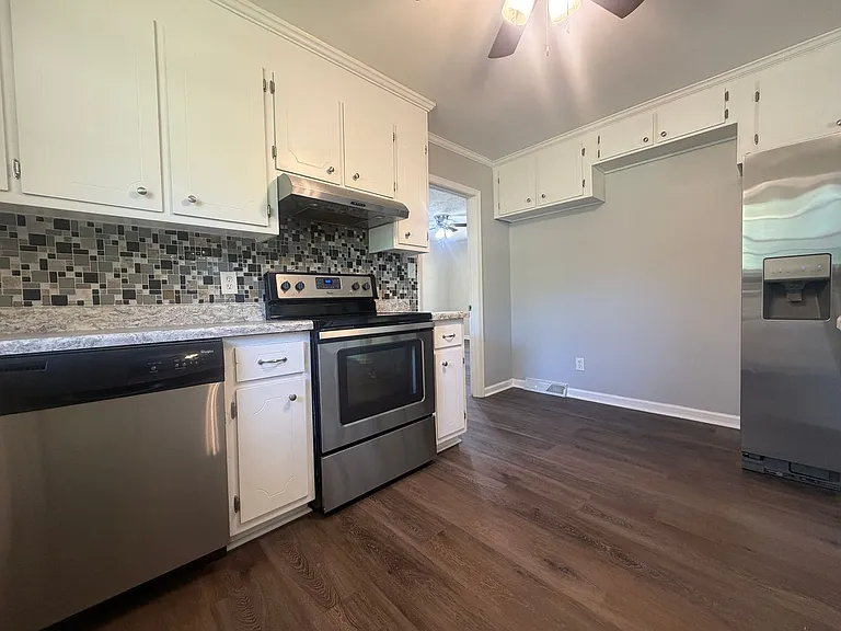 2703 Toronto Ln — Photo 12