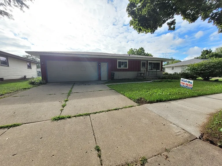 417 S Matthias St — Photo 23
