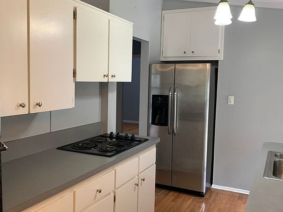 5th image of 860 Allen Dr