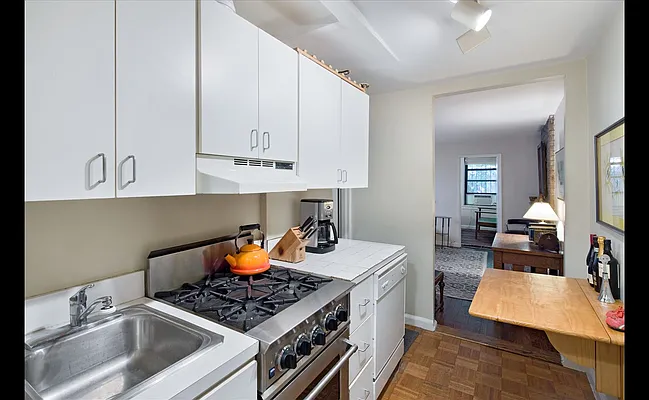 Sold by Douglas Elliman | media 20