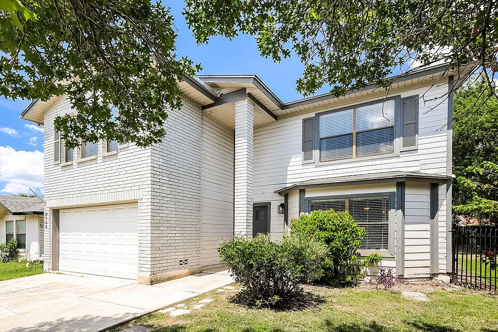 4 bed, 2.5 bath, 2278 sqft, $2,005 — Photo 4
