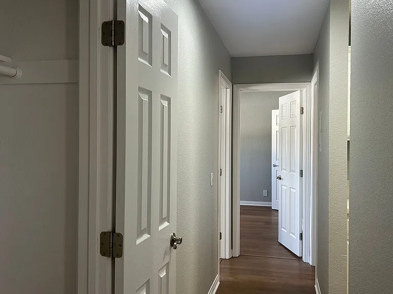 Twin Pines Apartments — Photo 52