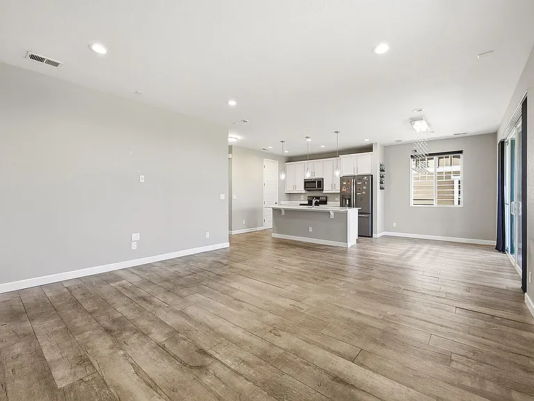 4988 S Wenatchee Cir — Photo 4