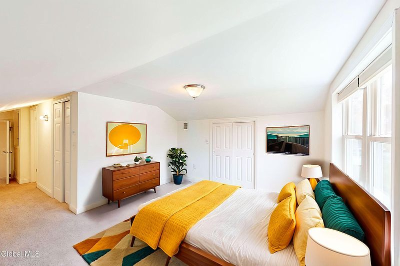 4th image of 1120 Elton Avenue