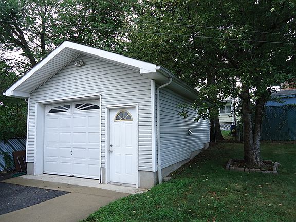 Oversized garage