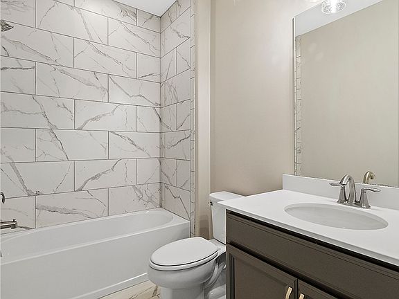 EF184 Savannah Secondary Bath