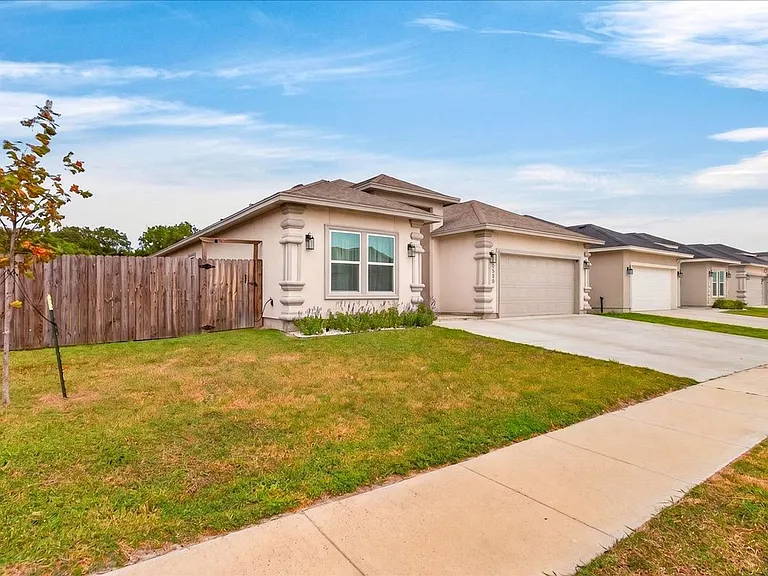 2445 Manuel Ln — Photo 50
